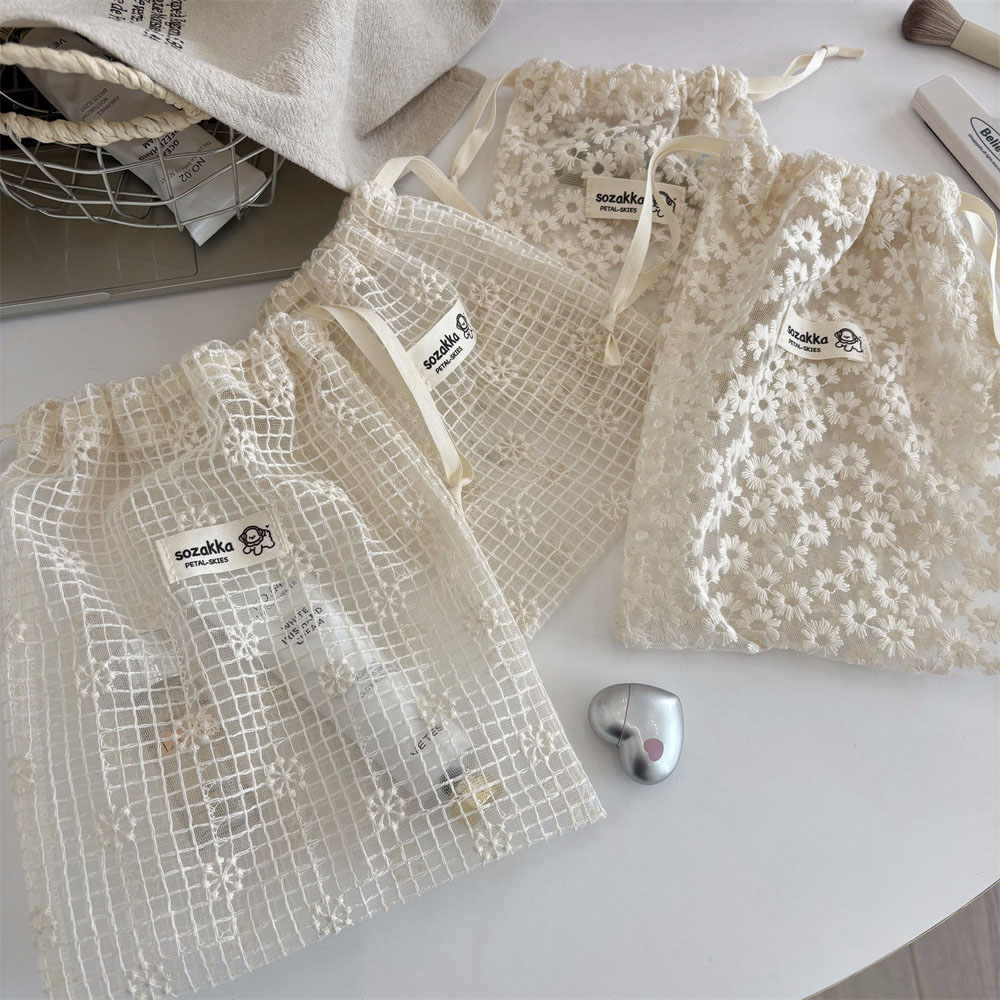 Cosmetic Bags - Borsa per il Trucco in Pizzo